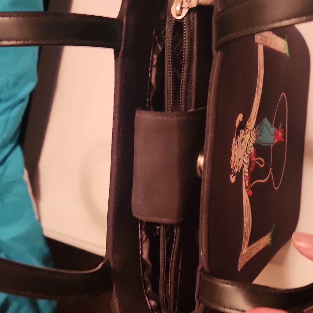 Betty Boop Black Embroidered Shoulder Bag - Picture 9 of 14